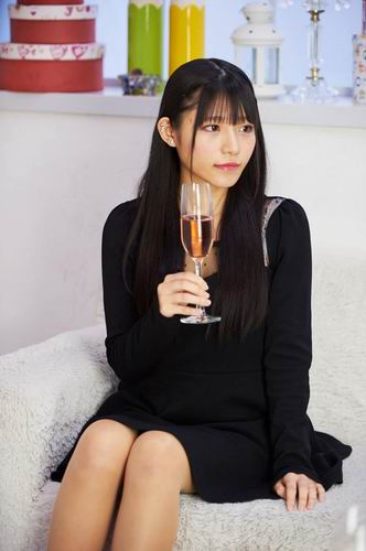 Hitomi Noda dari READY TO KISS Siap Menciummu Dalam Iklan Online Wine Non-Alkohol (4)