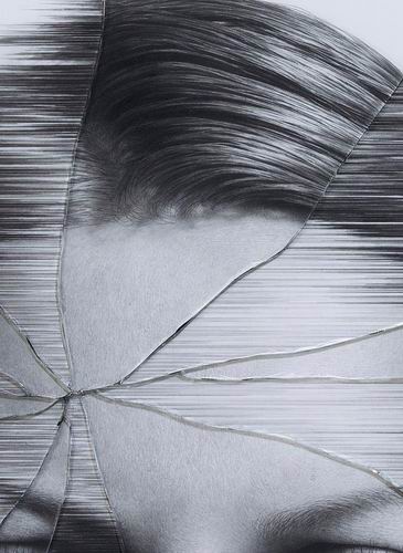 Seniman Jepang ciptakan karya seni menakjubkan menggunakan kaca yang retak (4)