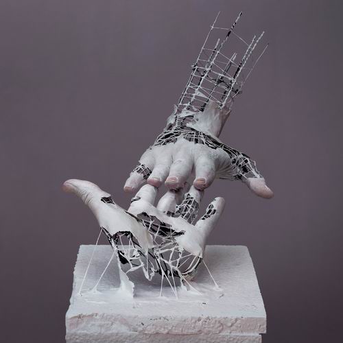 Sugoi! Seniman Jepang kombinasikan seni patung kawat dan seni digital dari tubuhnya! (8)