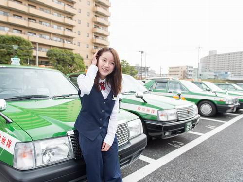 Inilah Supir Taksi Tercantik di Jepang Yang Buat Betah Penumpang (6)