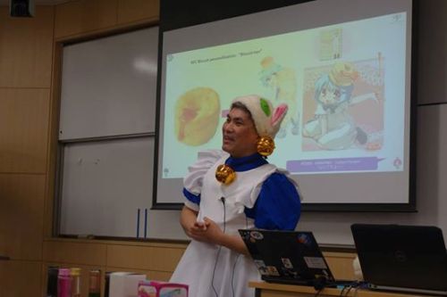 Profesor di Jepang Mengajar Sambil Ber-cosplay 5
