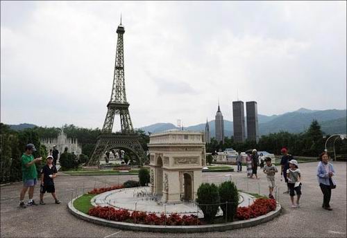 Tobu World Square, Taman di Jepang Berisi Miniatur Bangunan Bersejarah di Dunia (1)