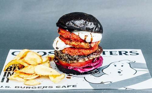 Burger Ghostbusters Ini Akan Menghantui Dunia Kuliner Jepang