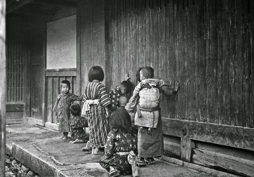 Foto-foto Kehidupan di Jepang 100 Tahun Yang Lalu (5)