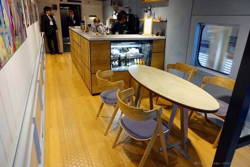 Genbi Shinkansen, Kereta Jepang Yang Dihiasi Karya Seni (5)