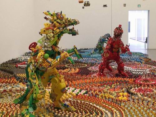 Sugoi! 50.000 Mainan Bekas di Jepang Didaur Ulang Jadi Karya Seni! (4)