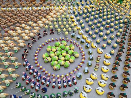 Sugoi! 50.000 Mainan Bekas di Jepang Didaur Ulang Jadi Karya Seni! (7)