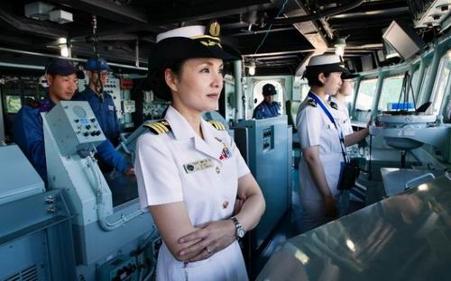 Sugoi! Ini Dia Kapten Kapal Perang Wanita Pertama di Jepang!