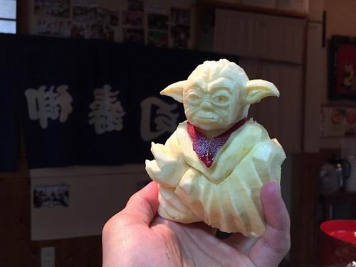 Sugoi! Koki Jepang Ciptakan Patung Karakter Star Wars Dari Sayuran Yang Diukir!