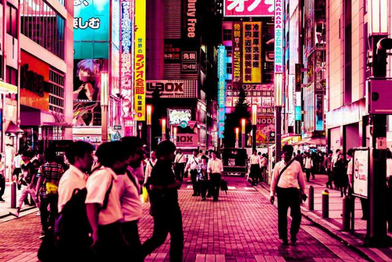 Foto-foto Keindahan Tokyo di Malam Hari Dalam Nuansa Warna Pink (7)
