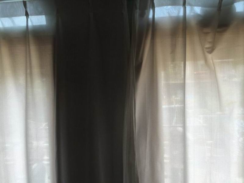 Ngeri! Ada Penampakan Hantu Jepang di Tirai Jendela Buat Netizen Merinding! (1)