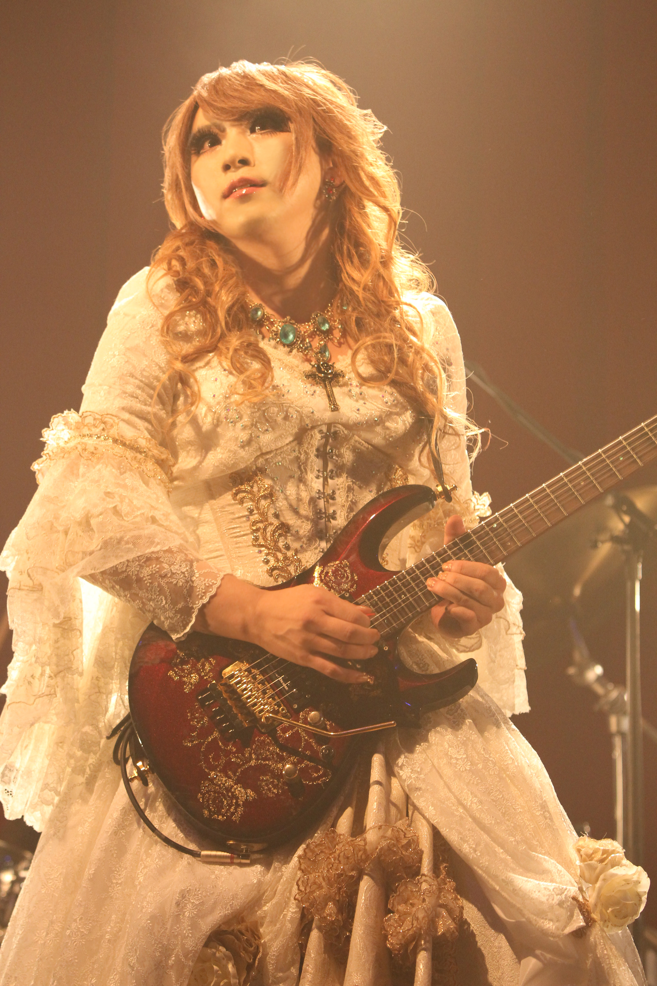 hizaki-gelar-solo-live-pertamanya-di-jepang-2