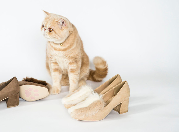 koleksi-sepatu-lucu-yang-terinspirasi-dari-kucing-populer-jepang-3