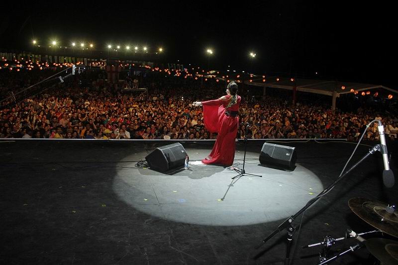band-art-rock-jepang-kaos-tampil-di-hadapan-15-000-penonton-di-paraguay-10