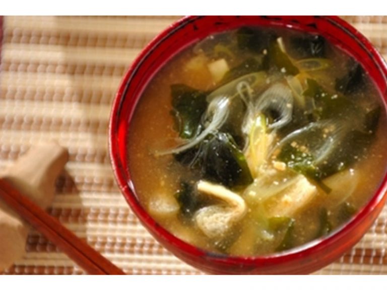  Resep  Sup Miso Wakame dan Daun  Bawang 