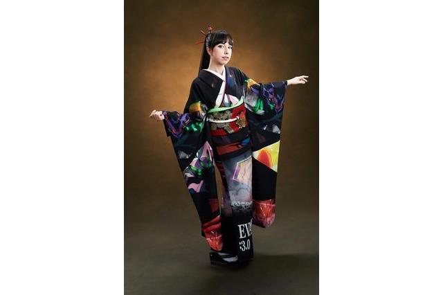 dwi-fungsi-kimono-evangelion-3-0-bisa-dipakai-atau-dipajang-1