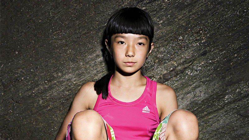 Wow, Gadis Jepang Berusia 15 Tahun ini Jadi Fenomena di Dunia Panjat Tebing!