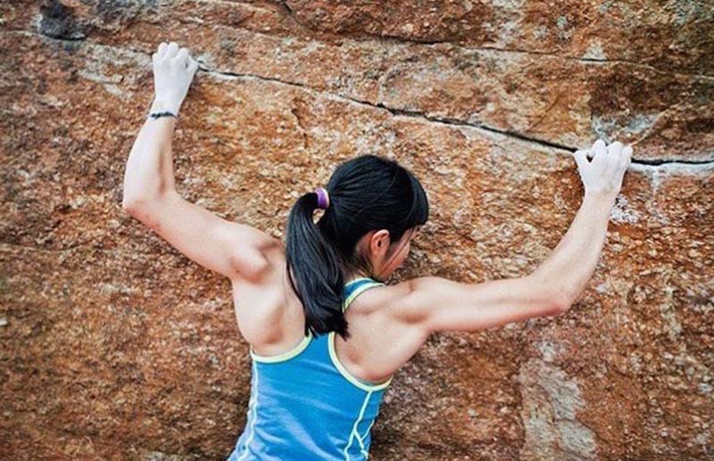 Wow, Gadis Jepang Berusia 15 Tahun ini Jadi Fenomena di Dunia Panjat Tebing!