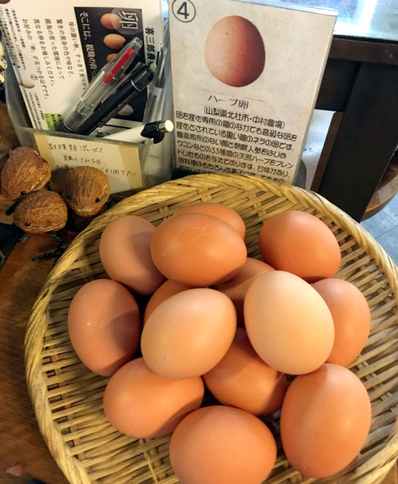 mencoba-5-rasa-unik-telur-mentah-di-kisaburo-farm-7