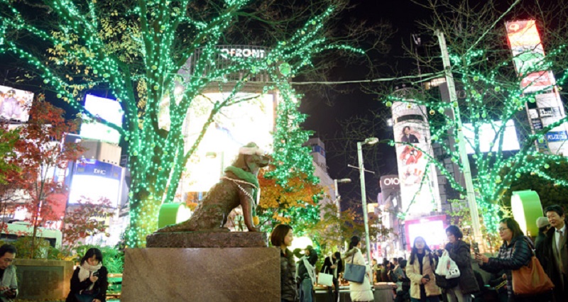Patung Hachiko di Shibuya Ikut Merayakan Natal