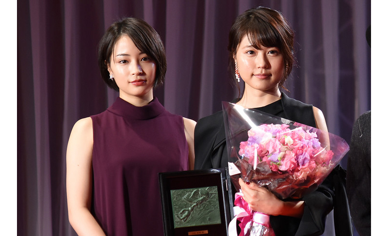 Kasumi Arimura Menangkan Newcomer Award Dari Nikkan Sports