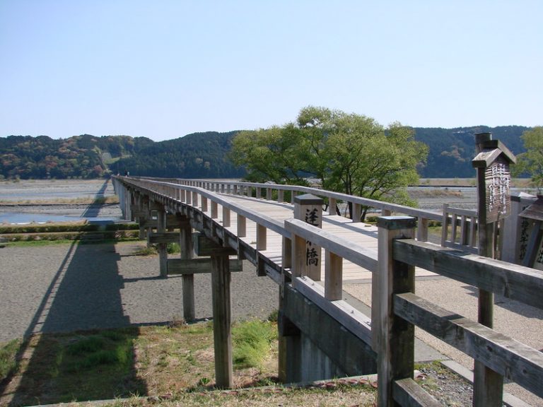 WOW JEMBATAN  KAYU  TERPANJANG DI DUNIA ADA DI JEPANG 