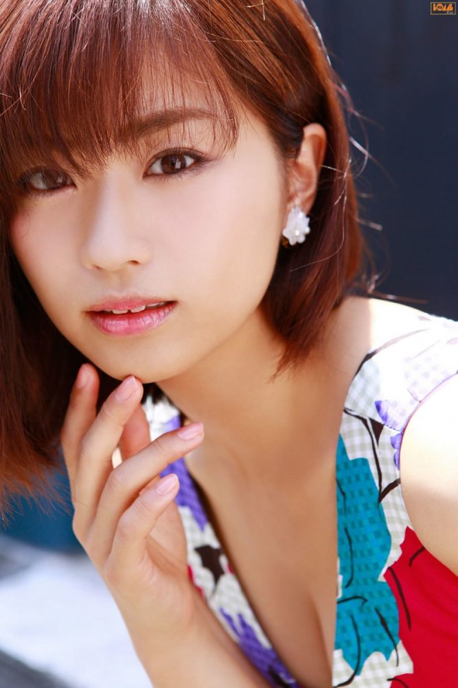 Profile Idol Hitomi Yasueda, Istri Piko Taro Yang Cantiknya Kelewat Batas!