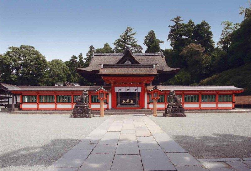 Sebuah Kuil Shinto Jepang Membuka Lowongan Miko Untuk Laki-laki?!