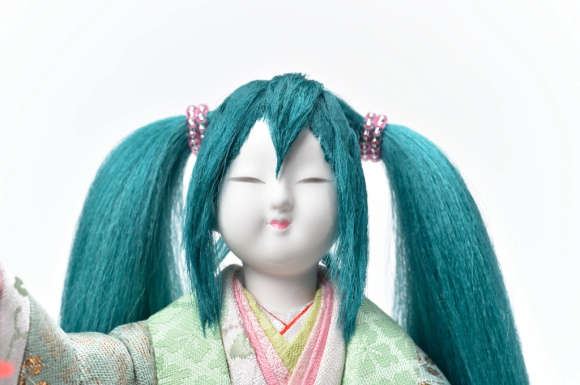 Hatsune Miku yang Populer Kini Hadir Dalam Bentuk Hina Doll