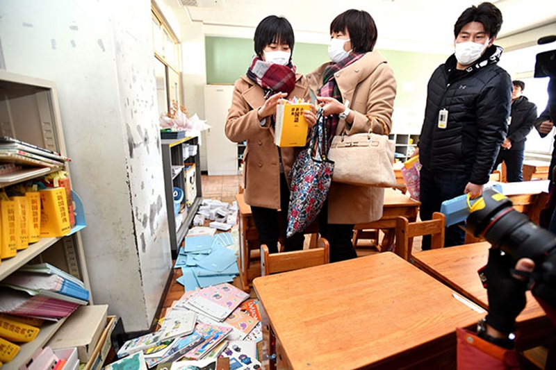 Murid Korban Bencana Nuklir  Fukushima Mengunjungi Bekas Sekolahnya Setelah 7 Tahun