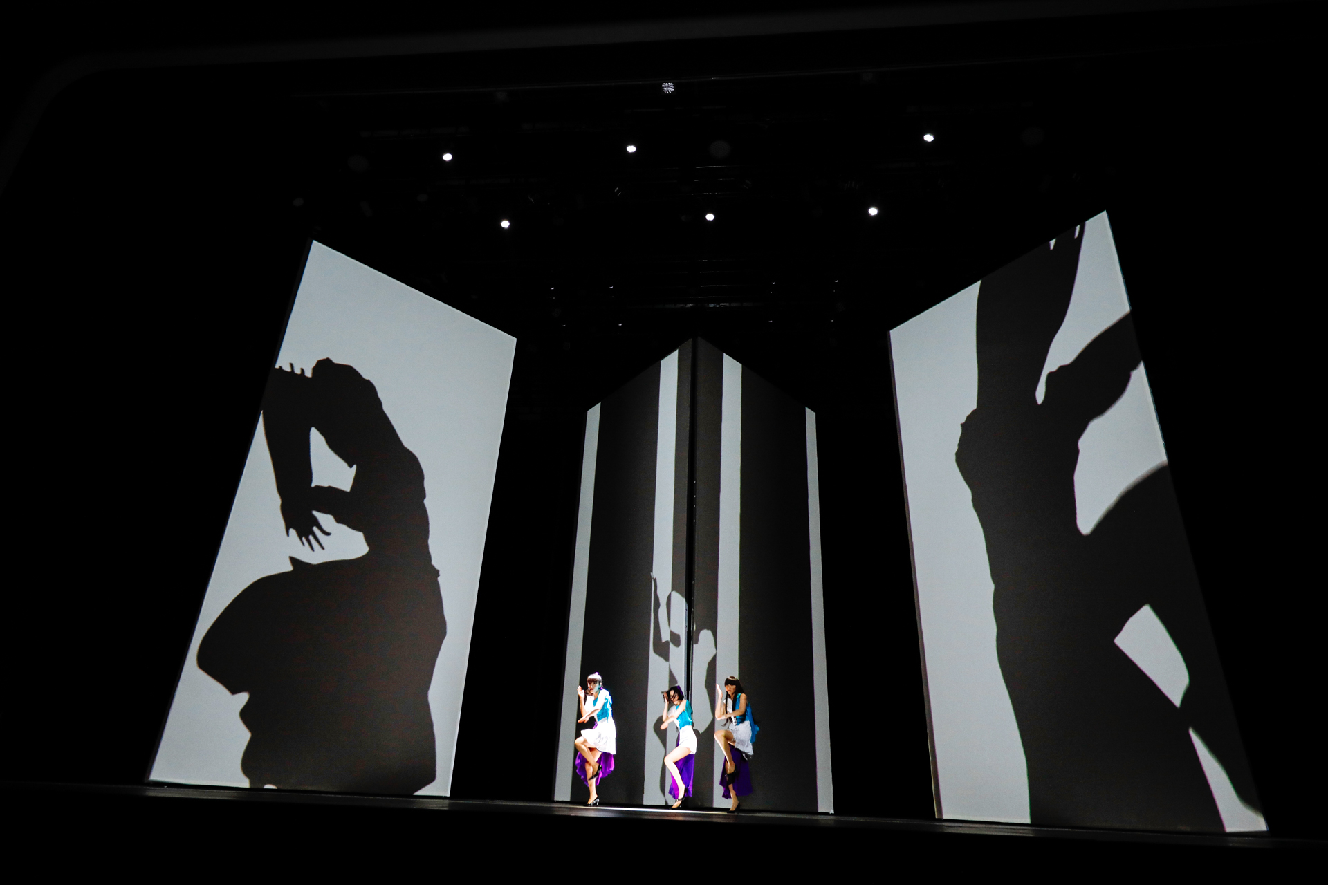 Perfume x Technology presents Reframe, Pertunjukan Live Penuh Keajaiban Yang Diwujudkan Oleh Canggihnya Teknologi