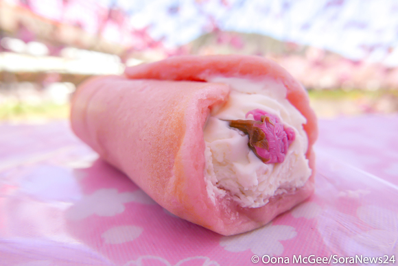 japanese-sakura-cherry-blossom-sweets-7-eleven-japan_-200.jpg
