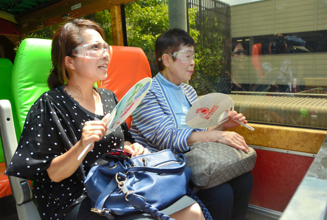 Perusahaan Travel di Kyushu Buat Tur Bus Terbuka Membawa Wisatawan Menikmati Abu Vulkanik Gunung Sakurajima