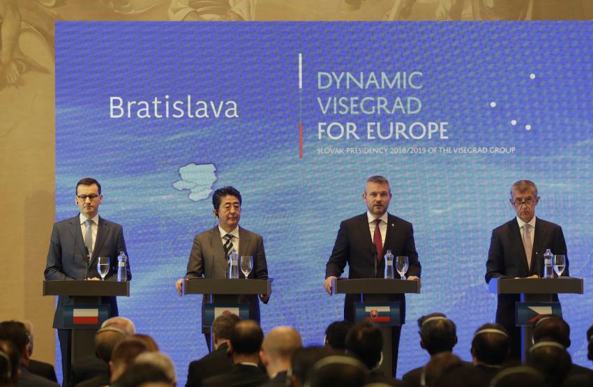 Shinzo Abe Bertemu 3 Pemerintah Di Slovakia Untuk Membahas Perdagangan Dengan UE Di Belgia