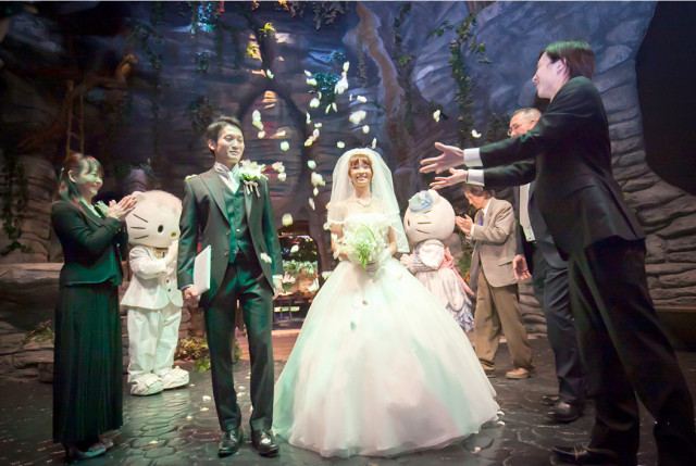 Hello Kitty Akan Menemani Pernikahanmu Di Taman Sanrio Jepang!