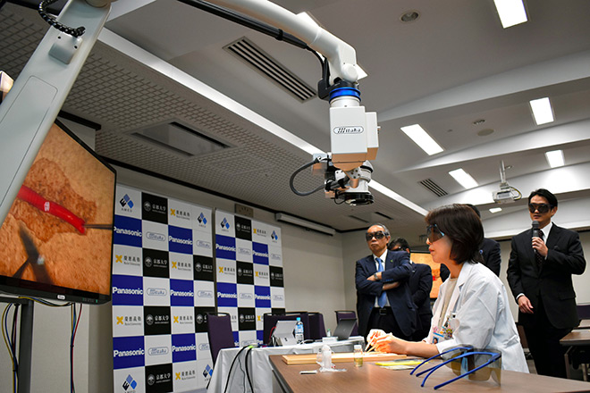 Mikroskop Operasi Canggih dengan High Definition 3D Video dikembangkan Peneliti Jepang