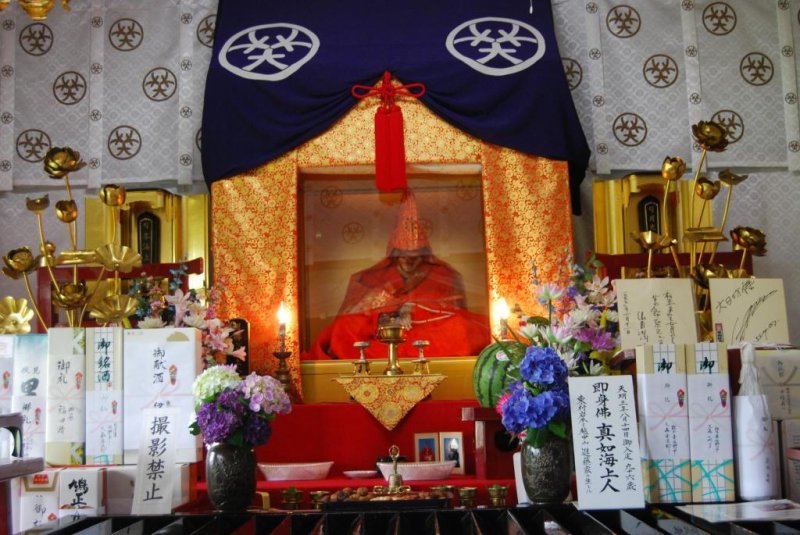 Melihat Mumi Jepang di Kuil Ryusui-Ji Dainichibo