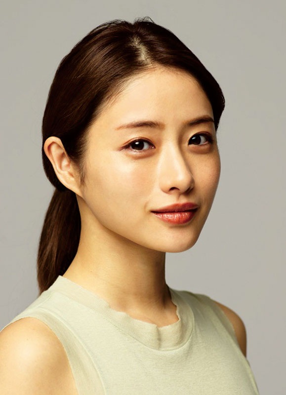 10 Besar Aktris Dengan Wajah Tercantik Yang Berusia 30-an Versi Rankingoo