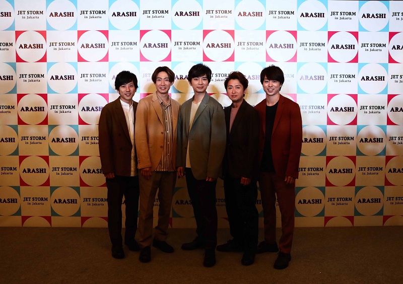 Arashi Mengadakan Jumpa Fans Pertama di Indonesia 