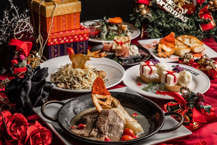 Rayakan Natal yang Berbeda Dengan Mengunjungi Café Bertema Vampir di Ginza