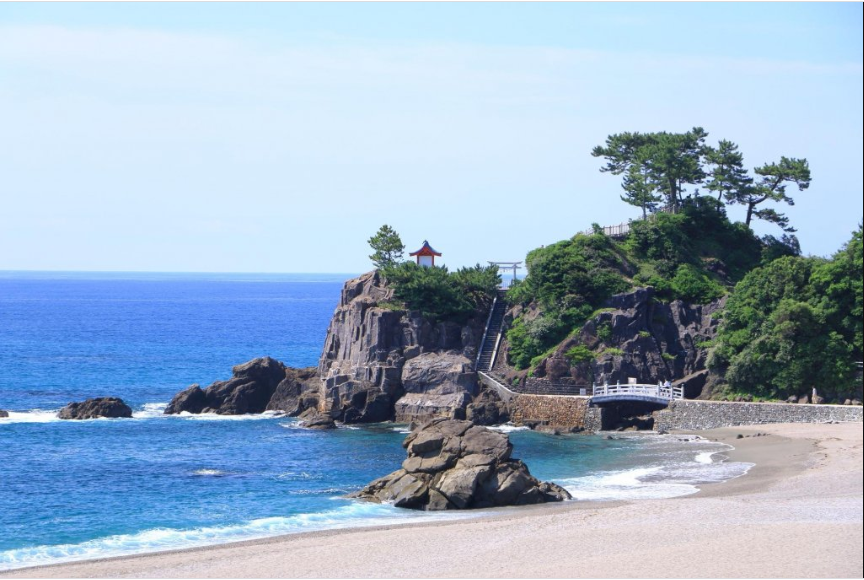 Pantai Katsuharama (vivitkochijapan.com)