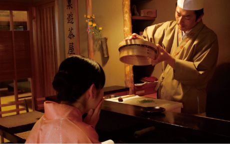 Kue Tradisional Jepang di Tsuruya Yoshinobu yang Bersejarah