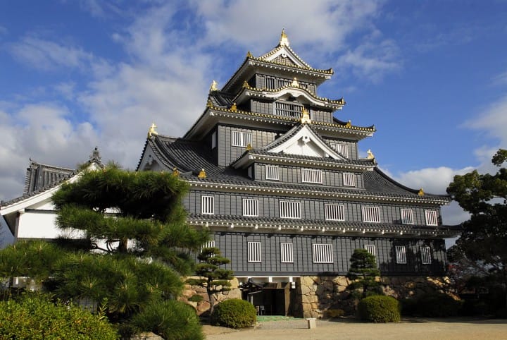 Kastil Okayama Jepang