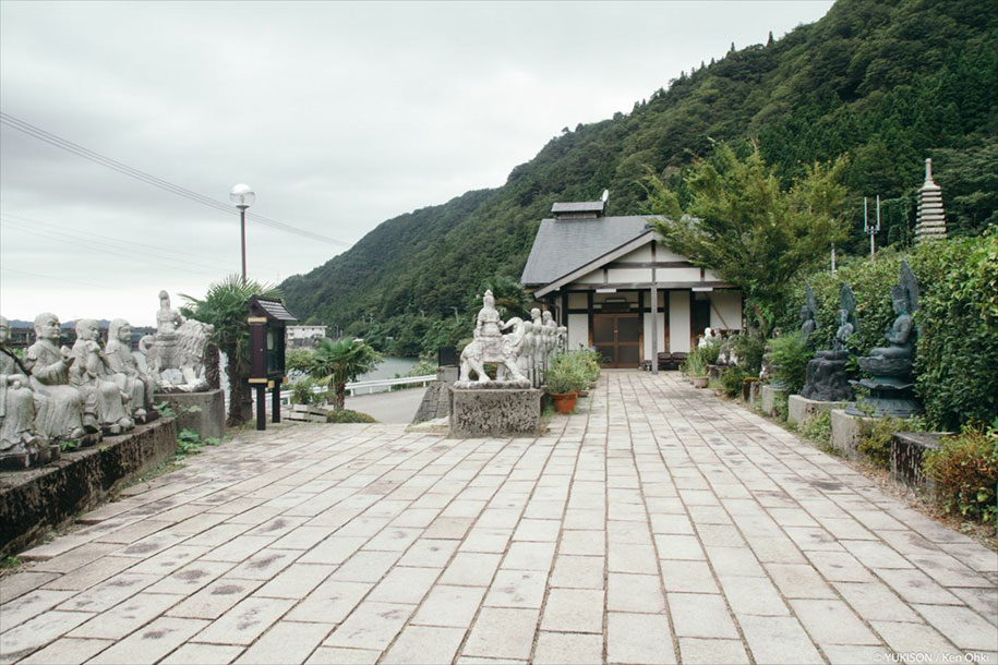 Tempat Menyeramkan di Jepang dengan 800 Patung Manusia