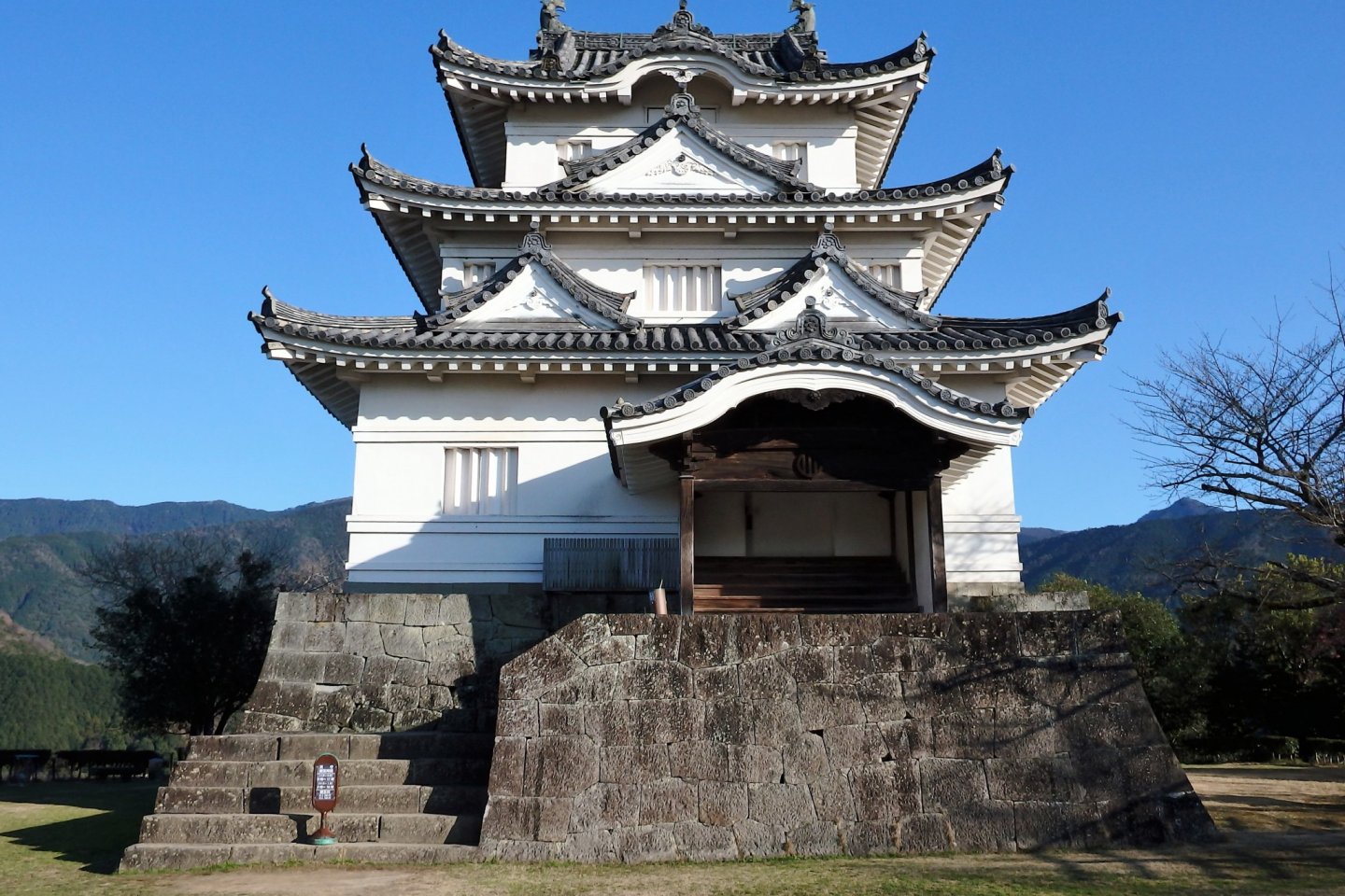 Tempat Wisata Menarik di Uwajima, Jepang yang Wajib Kamu Kunjungi!