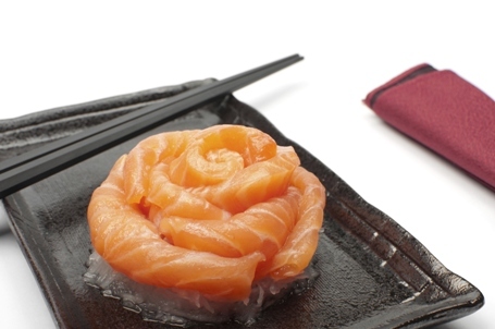 Yuk, Bikin Fillet Salmon Bentuk Mawar a la Resto Jepang!
