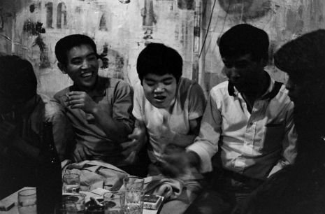 Foto-foto sisi liar kawula muda di Jepang pada tahun 1964 (1)