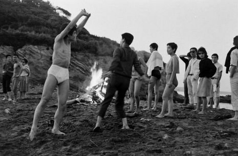Foto-foto sisi liar kawula muda di Jepang pada tahun 1964 (14)
