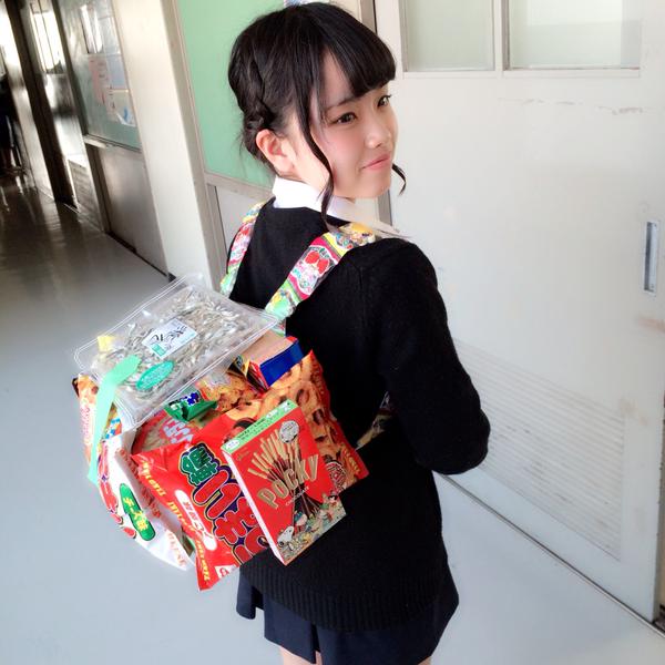 Gokil! Di Jepang, bungkus cemilan dibuat menjadi tas sekolah!