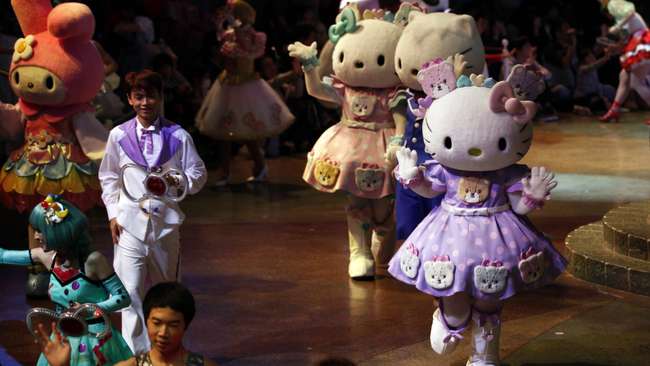 Hello Kitty Jadi Lebih Fashionable Berkat Desainer Jepang